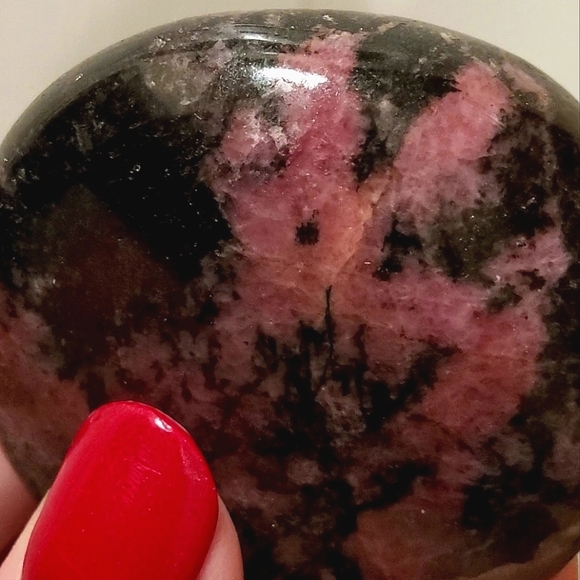 Beautiful Rhodonite Gallet/Palmstone - Picture 6 of 15